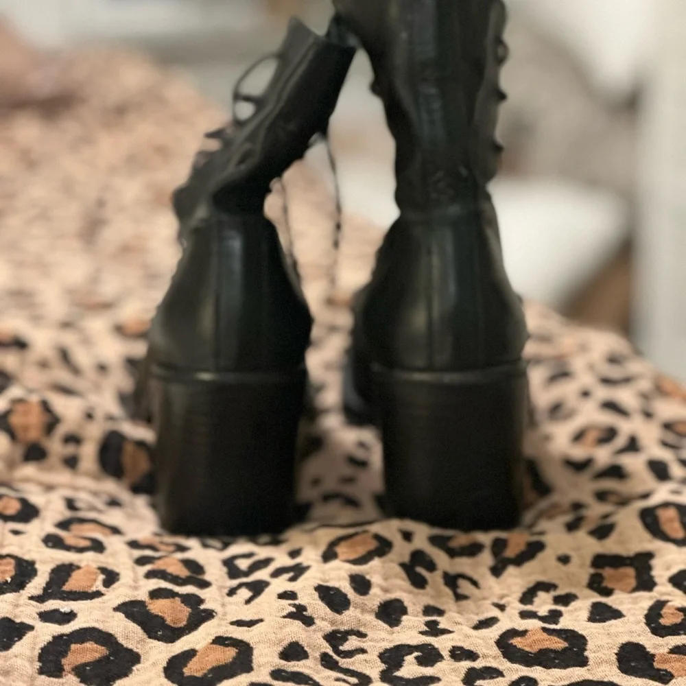Frye Black Lace Up Leather Boots - Picture 6 of 9